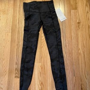 Fast and Free High-Rise Tight 28" Camo